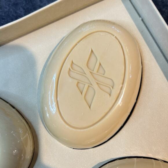 Vintage 4 Pc Royal Velvet Scented Hard Milled Bar Soaps SUEDE 3 oz Each - Picture 8 of 11